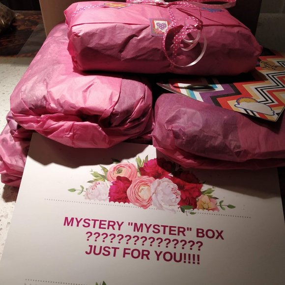 🎄Christmas Blind Mystery Surprise Gift Box 10 items🎁 - Picture 4 of 8